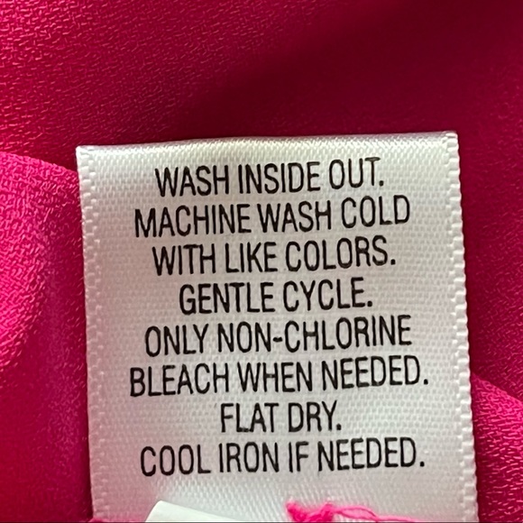 Dana Buchman Pink Crepe Roll Tab Blouse Top Size Medium - Picture 7 of 7